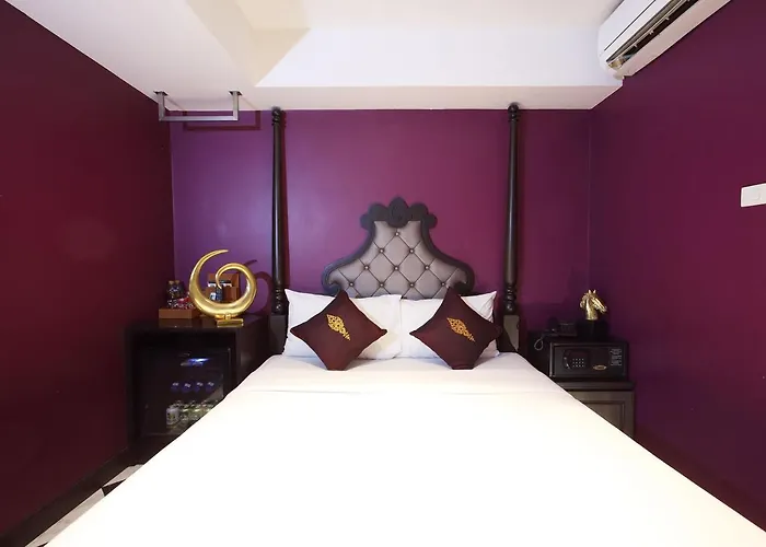 Violet Tower At Khaosan Palace